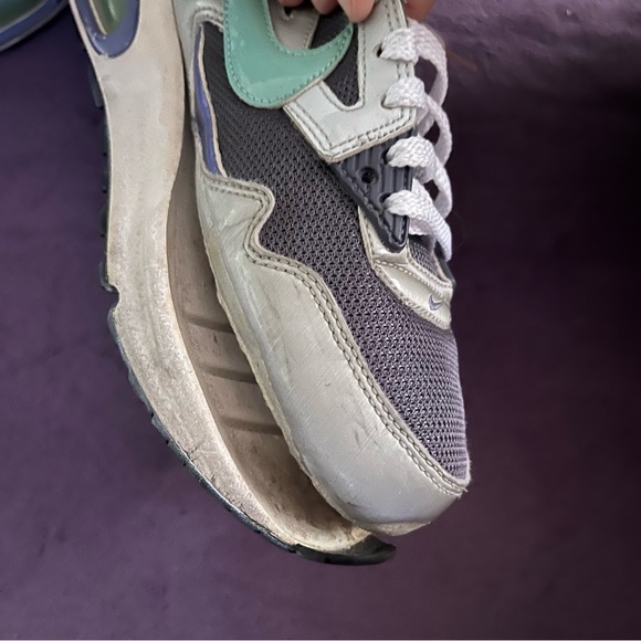 AS IS: 2 x Nike Air Max 6.5 - Picture 10 of 15